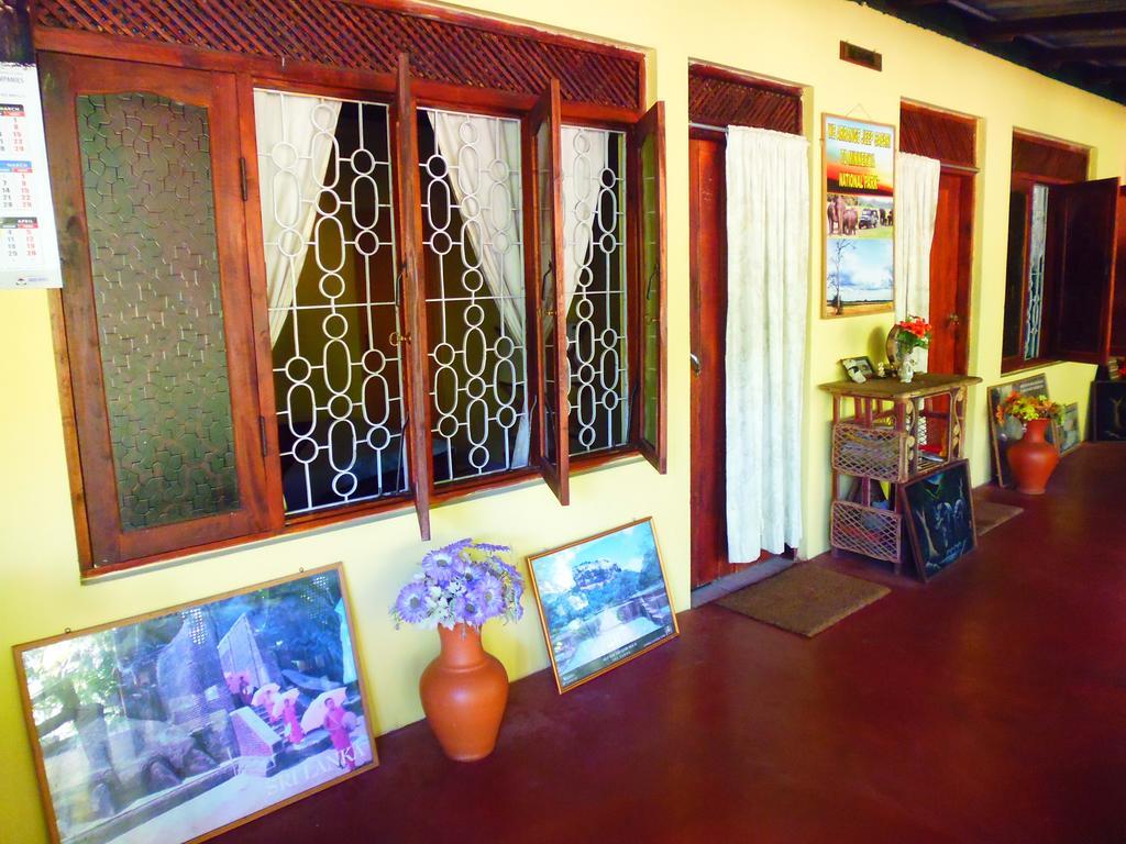 The Nilmini Lodge Sigiriya Exterior photo